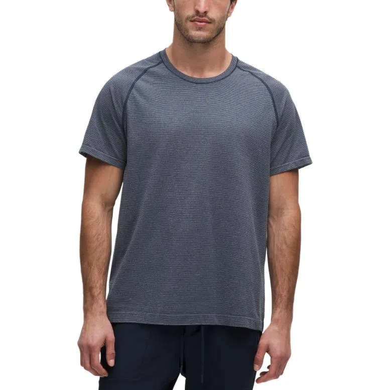 lululemon Metal Vent Tech Silverescent logoT