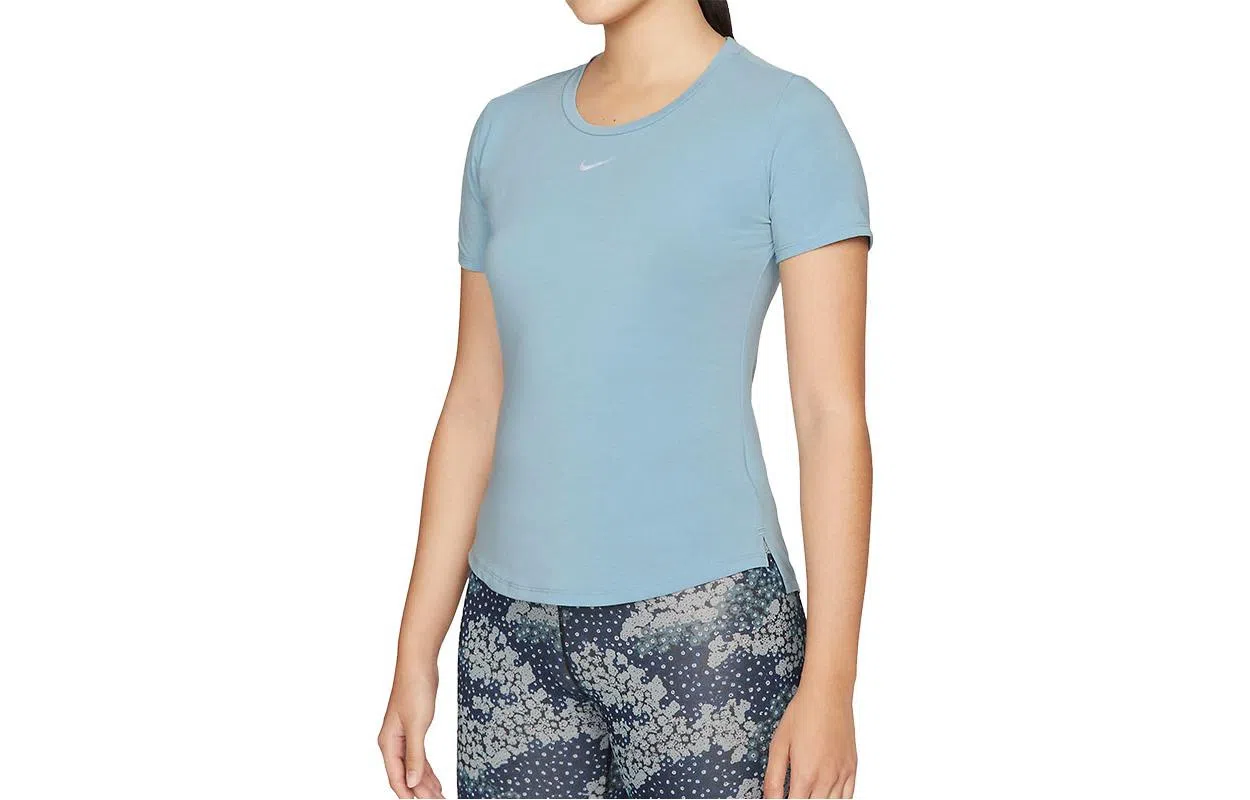 Nike Dri-FIT One Luxe T