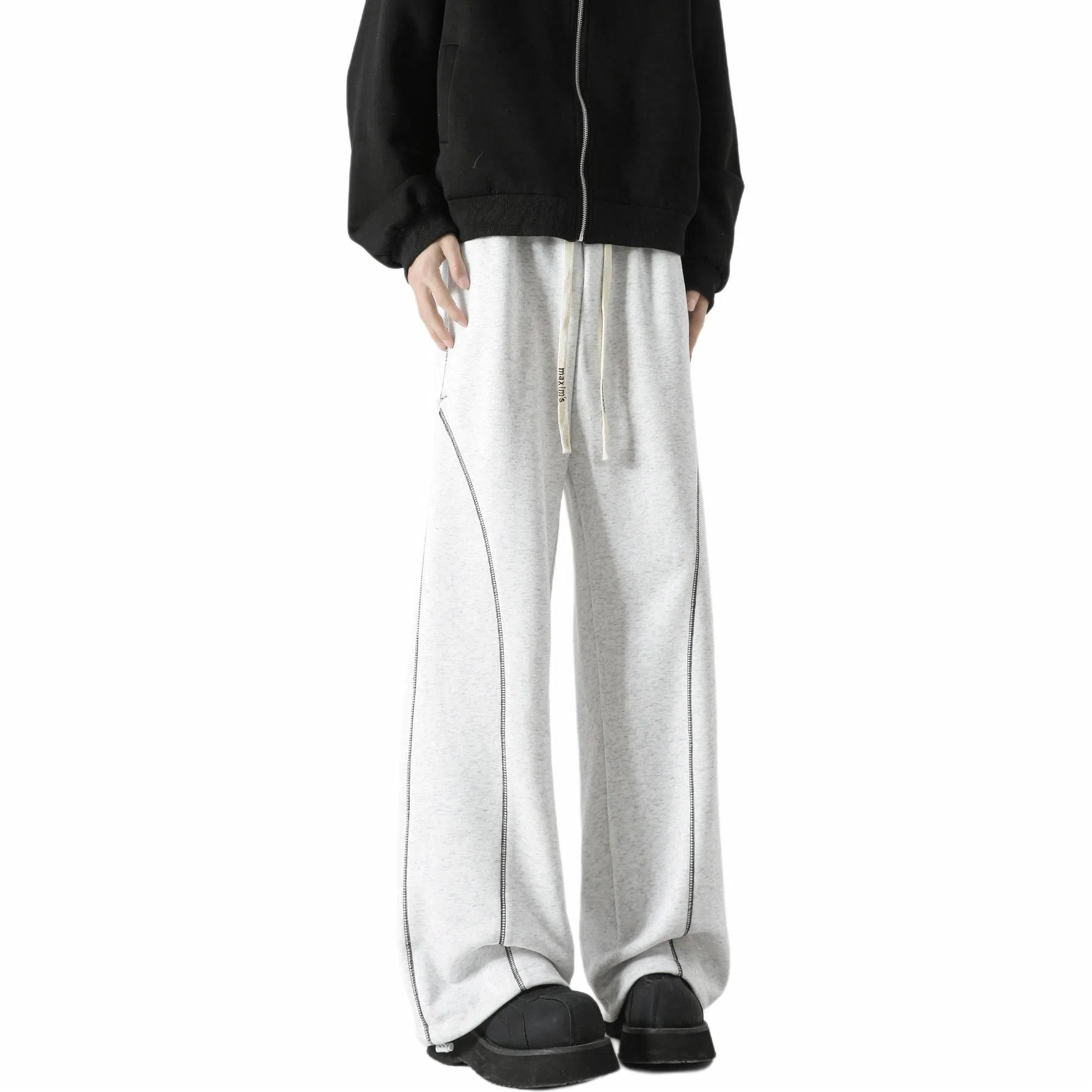 maxim's de paris logo