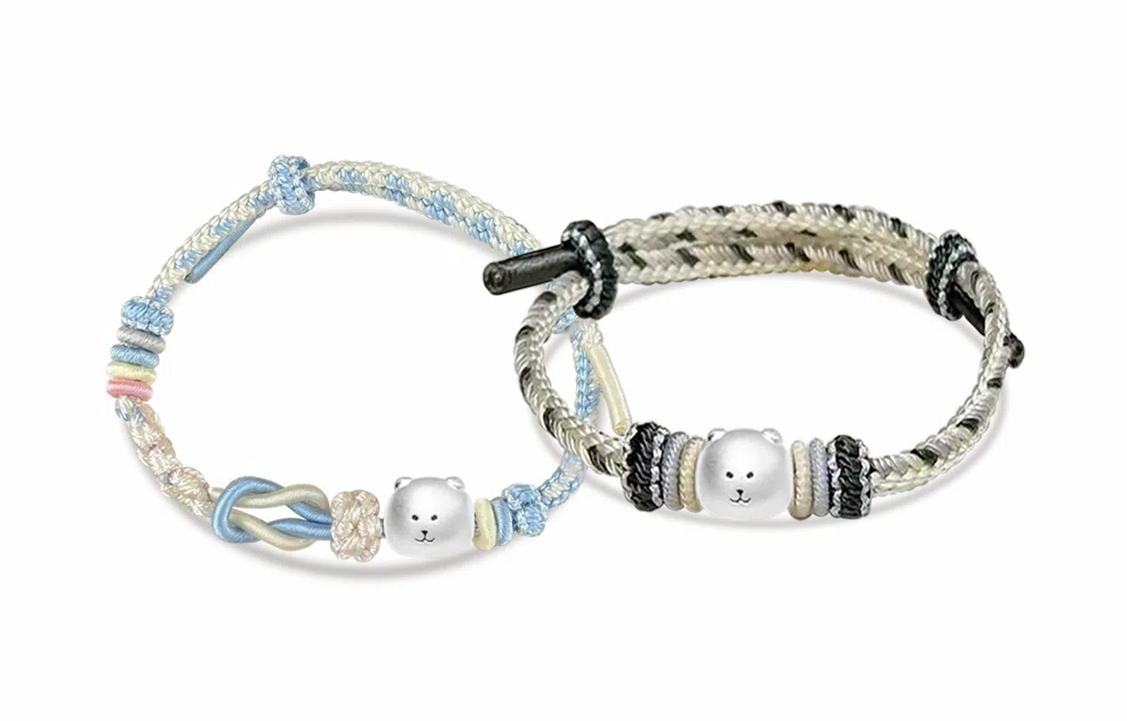 【S999纯银】 牧言 自嘲熊 萌趣可爱卡通简约小众设计高级感 立体磨砂小熊镂空交织如意结双色编绳 恋爱好运 足银 手绳 男女同款情侣款