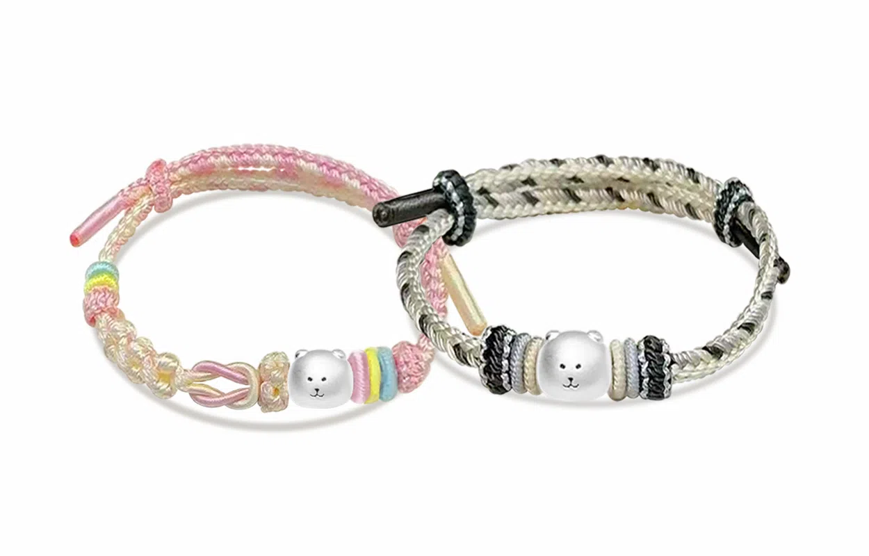 【S999纯银】 牧言 自嘲熊 萌趣可爱卡通简约小众设计高级感 立体磨砂小熊镂空交织如意结双色编绳 恋爱好运 足银 手绳 男女同款情侣款