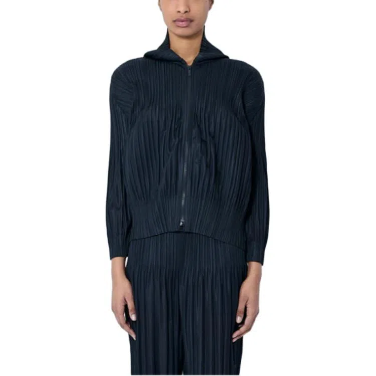 PLEATS PLEASE ISSEY MIYAKE