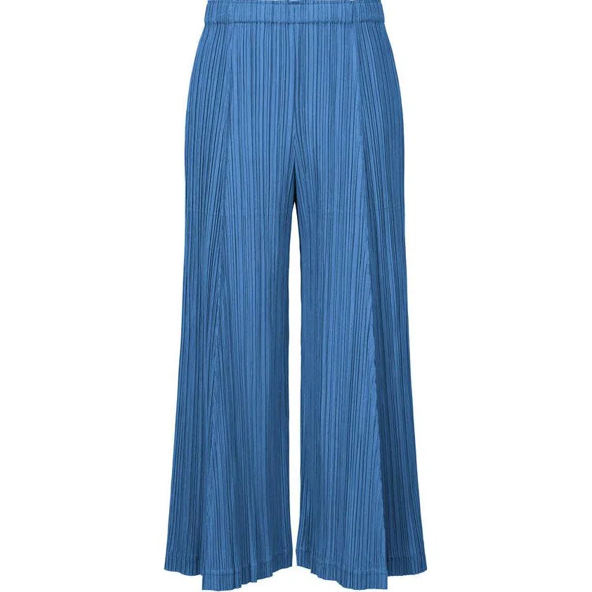 PLEATS PLEASE ISSEY MIYAKE