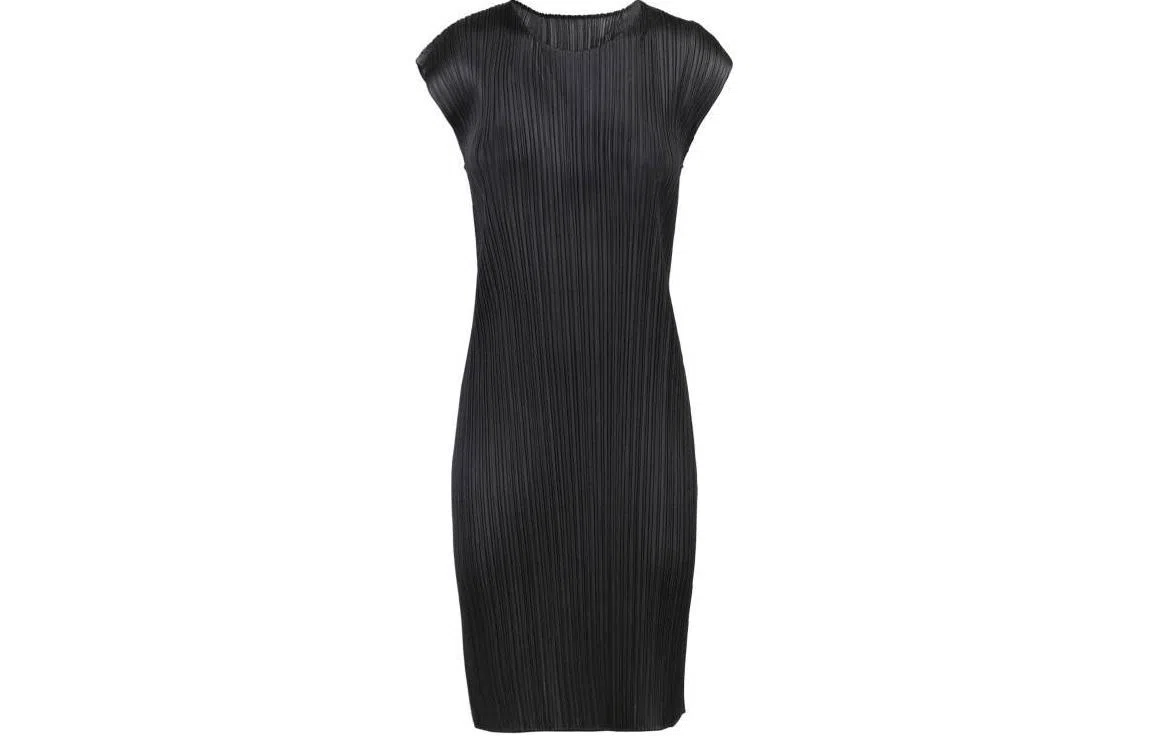 PLEATS PLEASE ISSEY MIYAKE