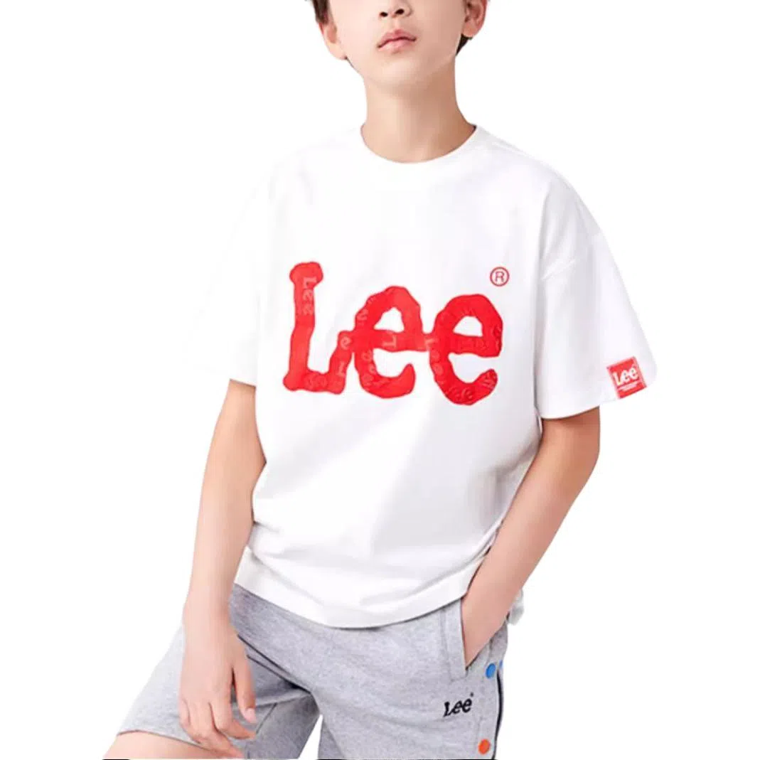 Lee T