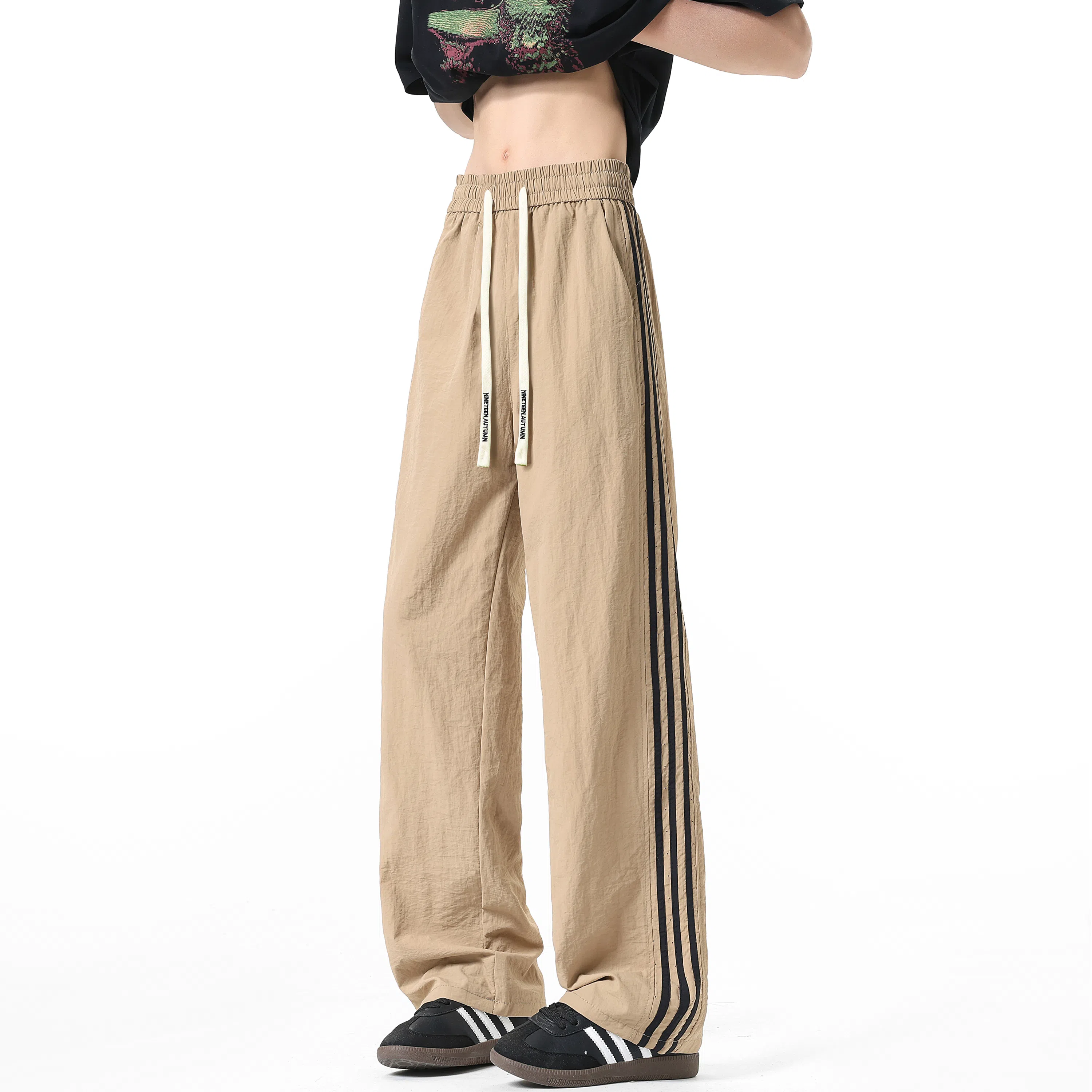 NINETEEN AUTUMN LOGO