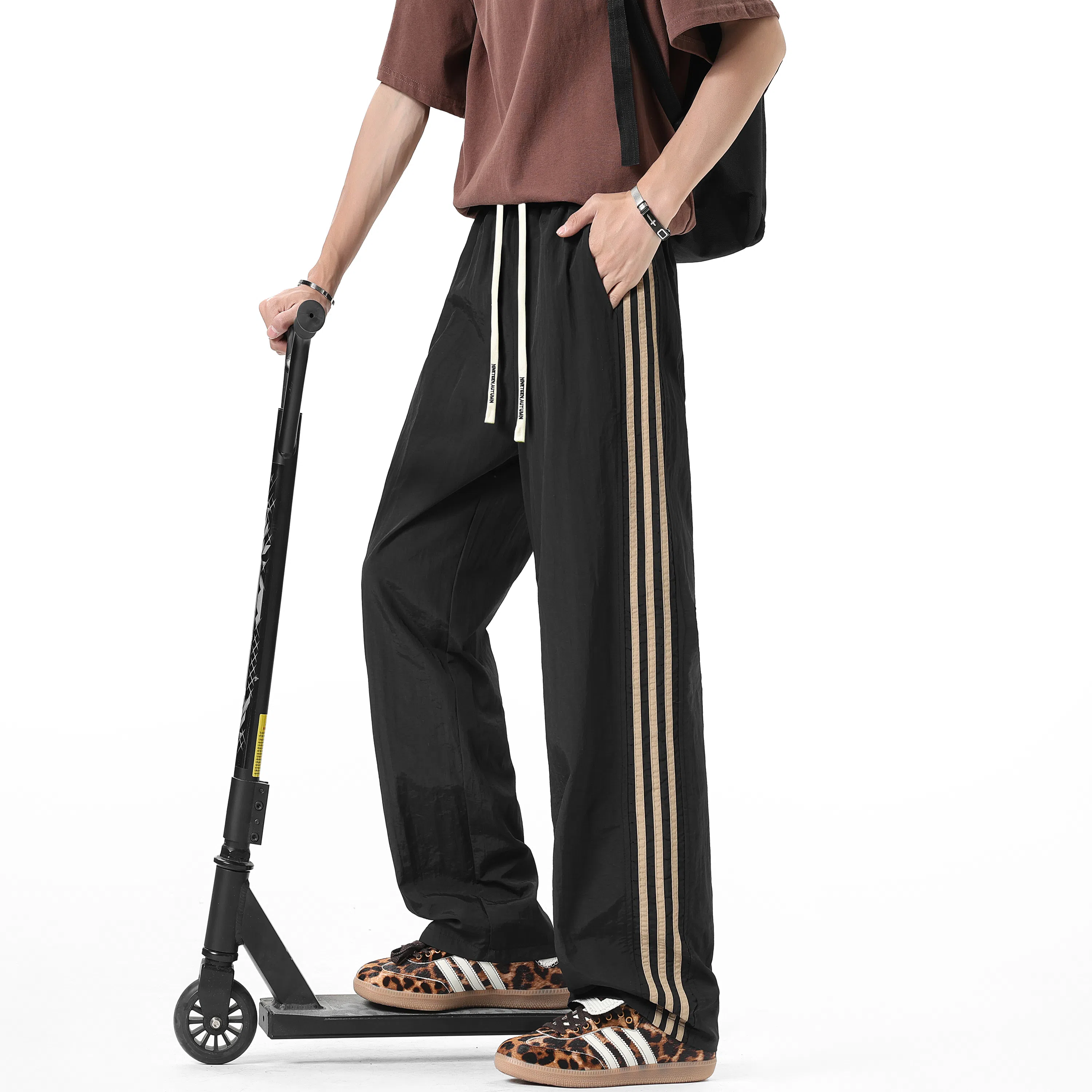 NINETEEN AUTUMN LOGO