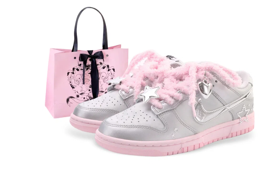 Nike Dunk "Millennium Barbie"