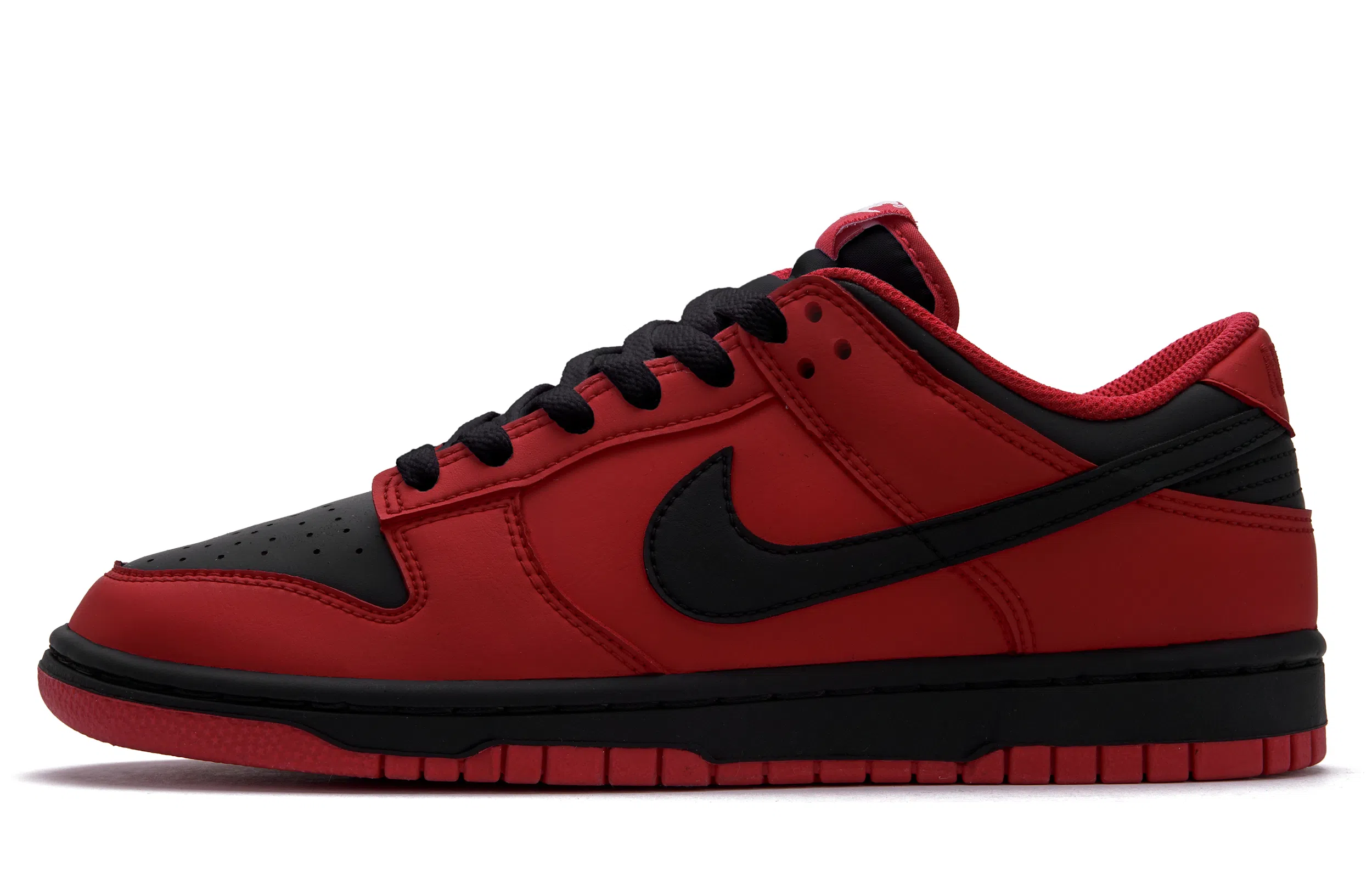 Nike Dunk SB Red Night 2.0