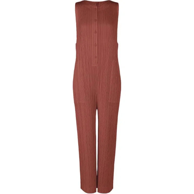 PLEATS PLEASE ISSEY MIYAKE