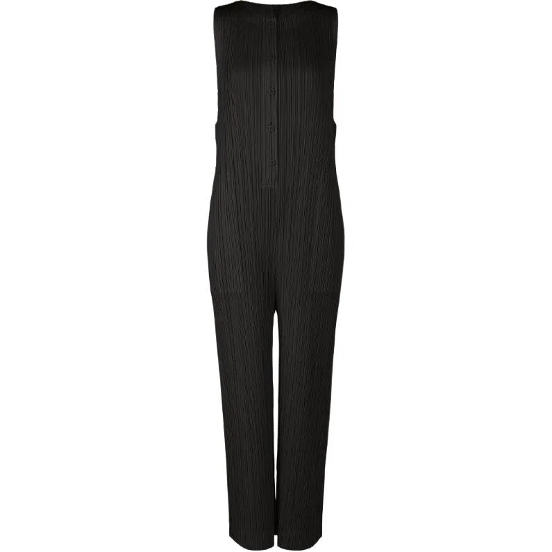 PLEATS PLEASE ISSEY MIYAKE