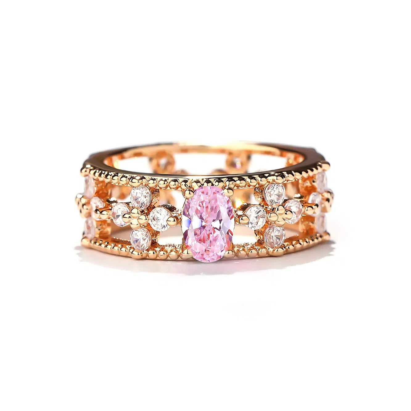 金杰福 四叶草圈戒樱花粉湖绿色时尚钻戒时尚设计款 培育钻石 戒指 女款