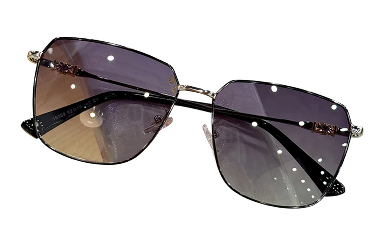 优幽兰 时尚潮流小众个性设计感墨镜复古百搭高级感防紫外线开车专用驾驶 钛合金 方形 太阳眼镜 男女同款情侣款