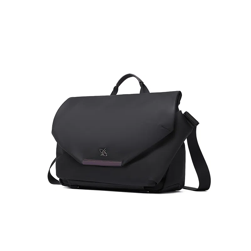 GYXX Messenger Bag Black/White