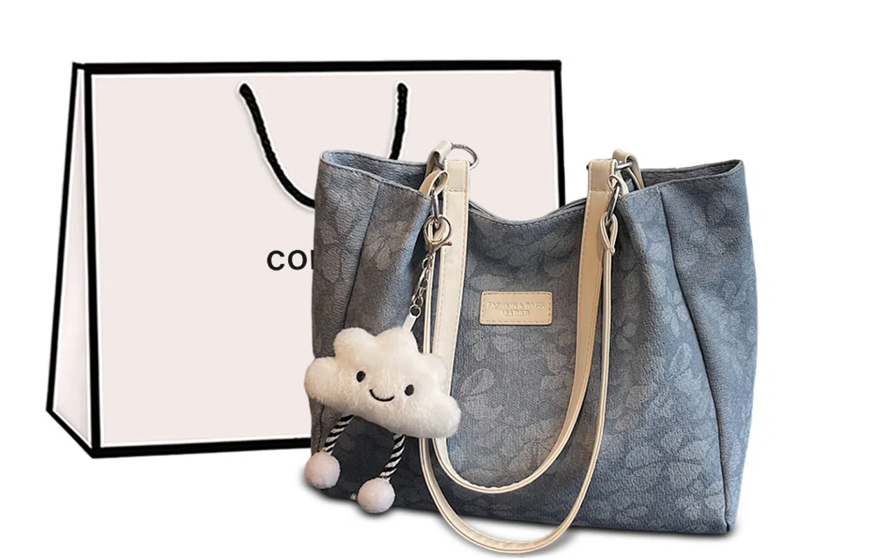COMELY Tote