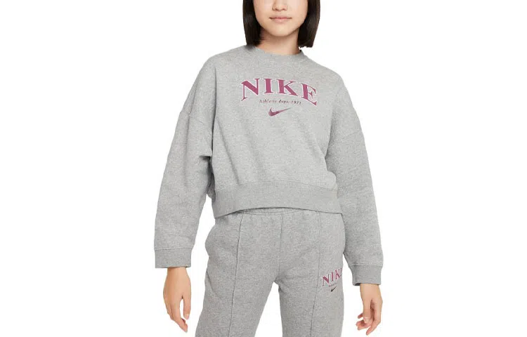 Nike Sportswear Trend Logo