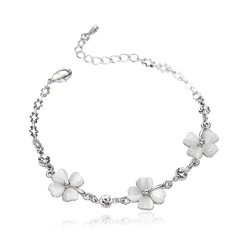 【幸运女神 I 请你发财！】 克兰茜 四叶草系列 浪漫精致甜美锁骨链 简约气质优雅心动日常百搭可调节手饰 玻璃猫眼 项链 女款