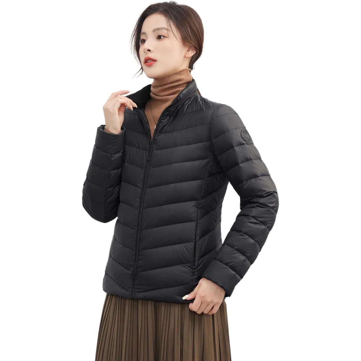 鸭鸭 纯色通勤连帽轻薄款短款外穿时尚百搭羽绒服 女款