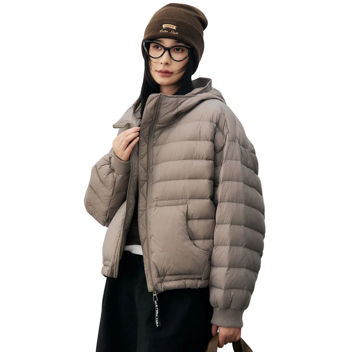 鸭鸭 舒适经典休闲时尚短款防寒连帽保暖轻薄羽绒服 女款