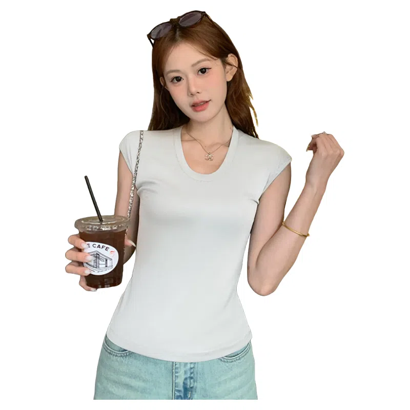 AWAO U T