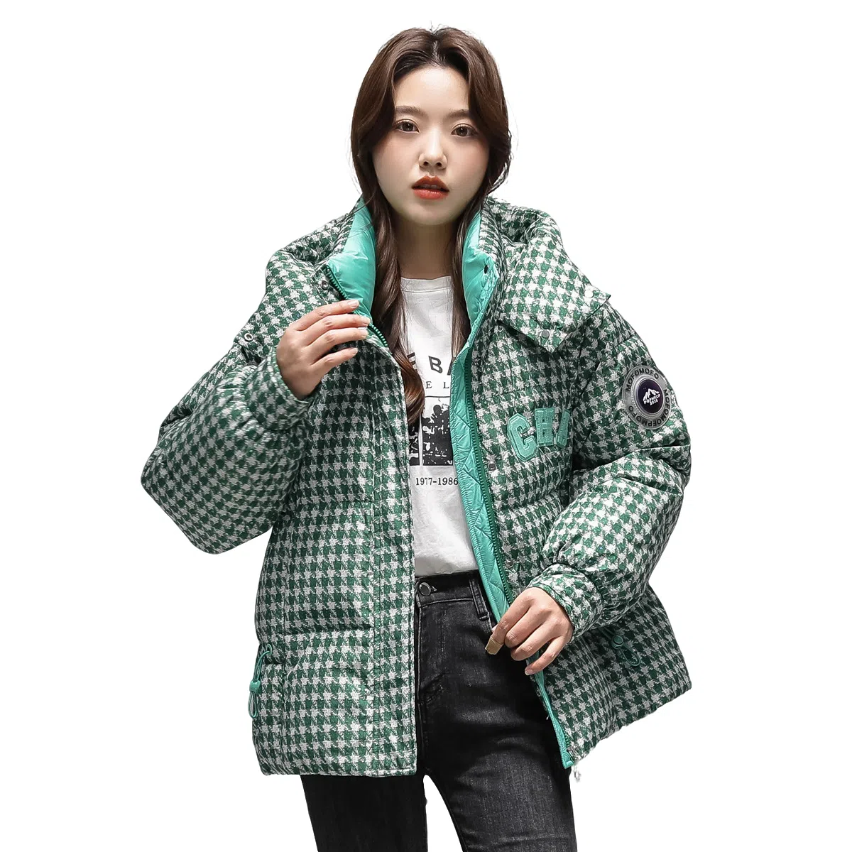 鸭鸭 经典抗寒时尚千鸟格连帽保暖短款羽绒服 女款