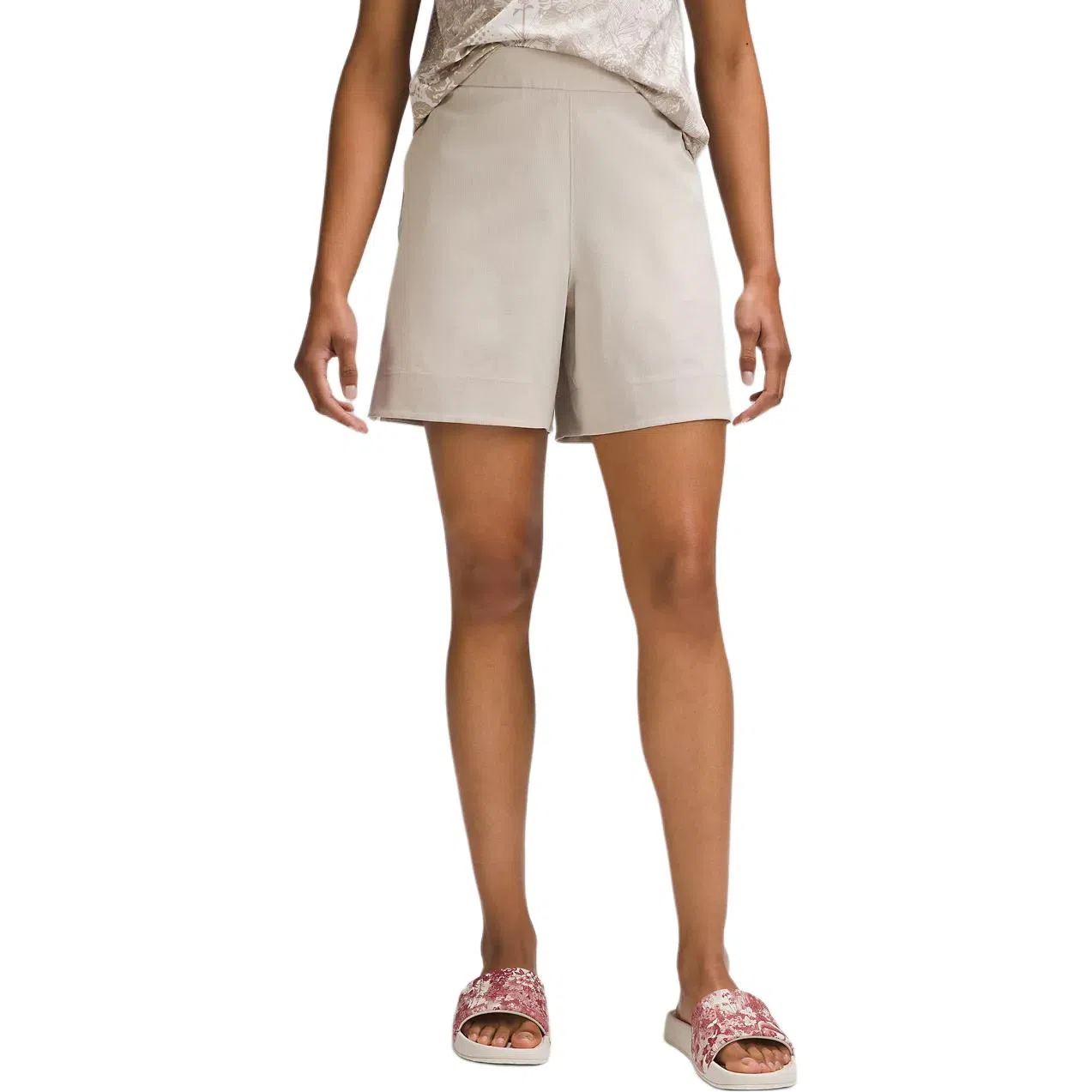 lululemon Team Canada Wovenair High-Rise Short 6"COC logo