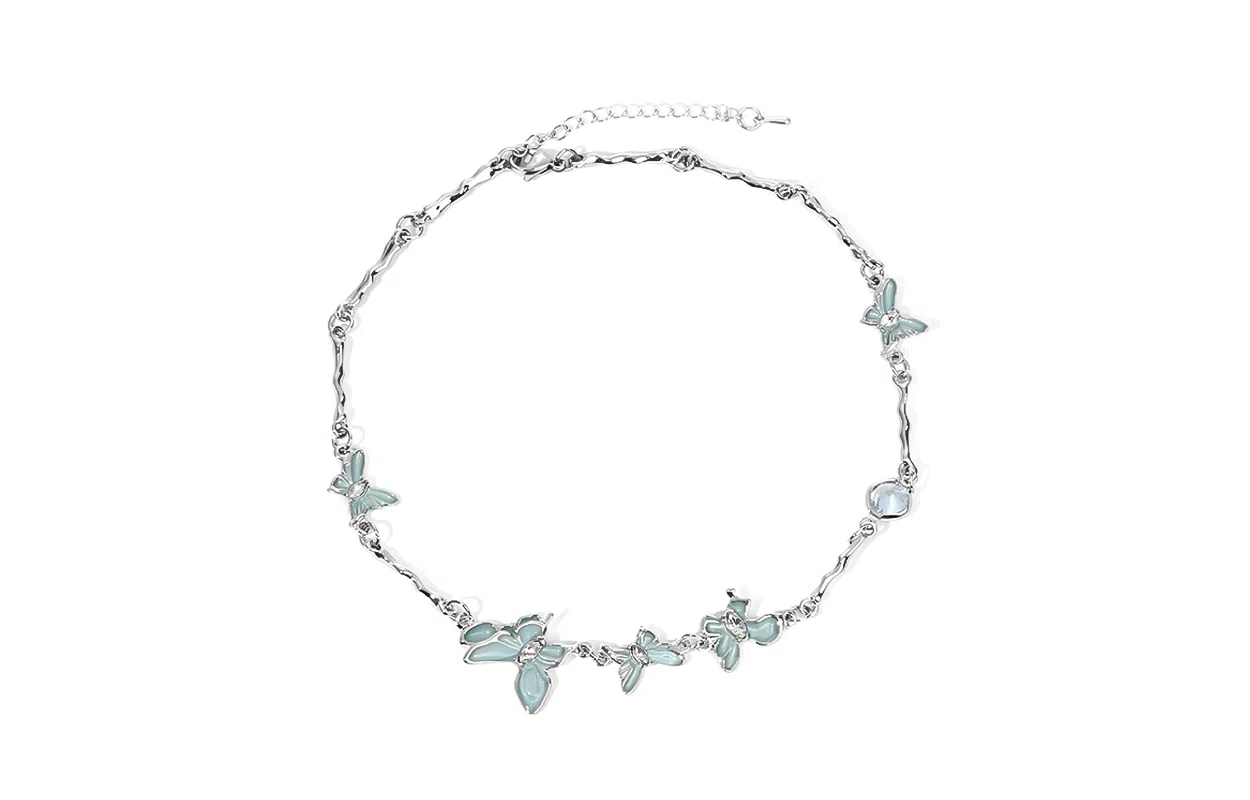 牧言 冷淡风甜酷辣妹简约小众高级感 蓝色细闪多蝴蝶光面几何线条日常百搭颈链锁骨链 锆石 不规则蝶梦项链 女款