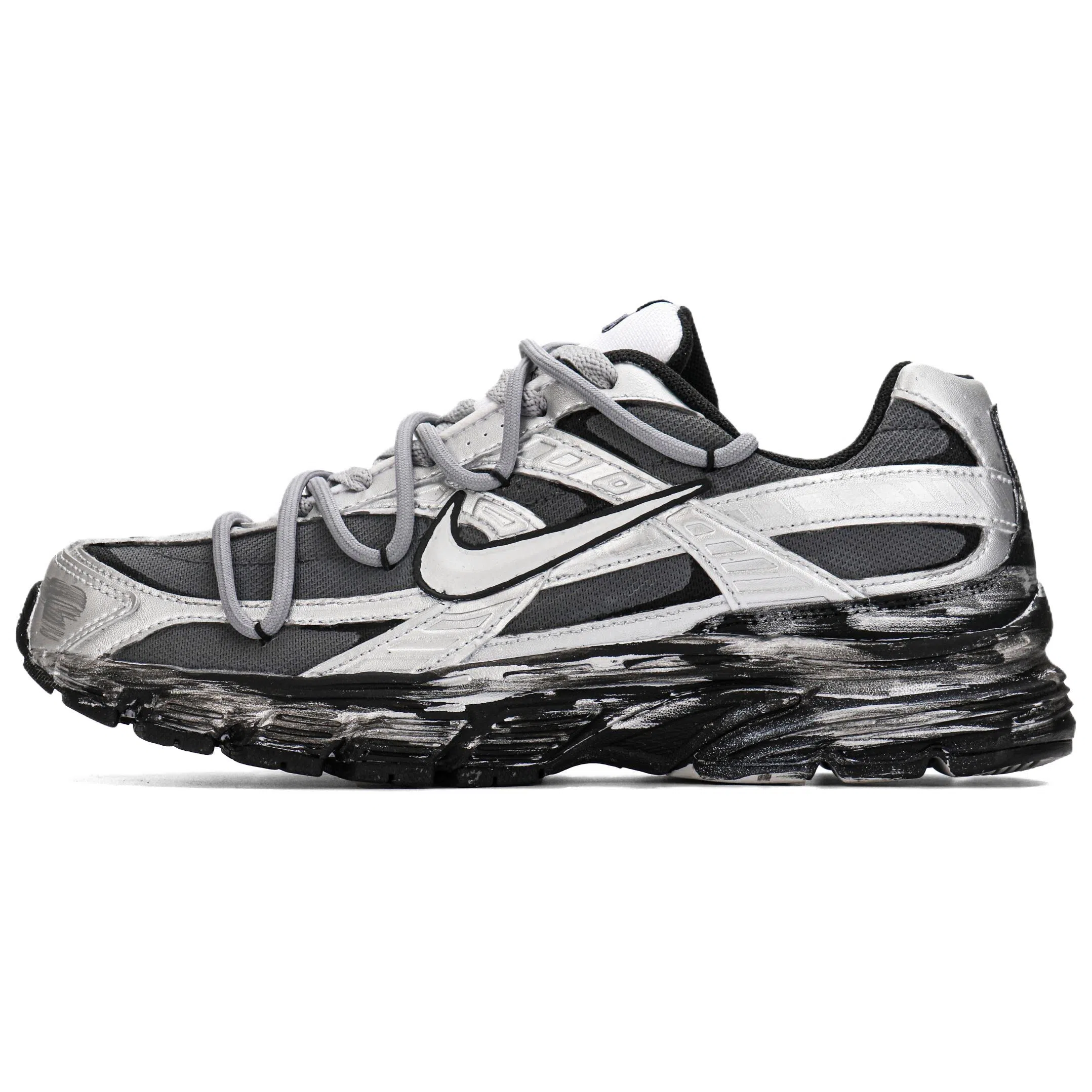 Nike Initiator Silver