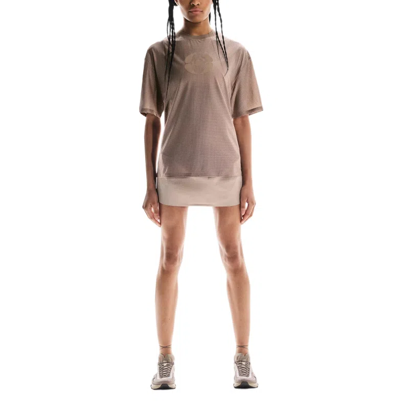 On x FKA twigs CUT-OUT T T