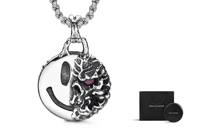 IDEAGEMER Smiley Face Necklace