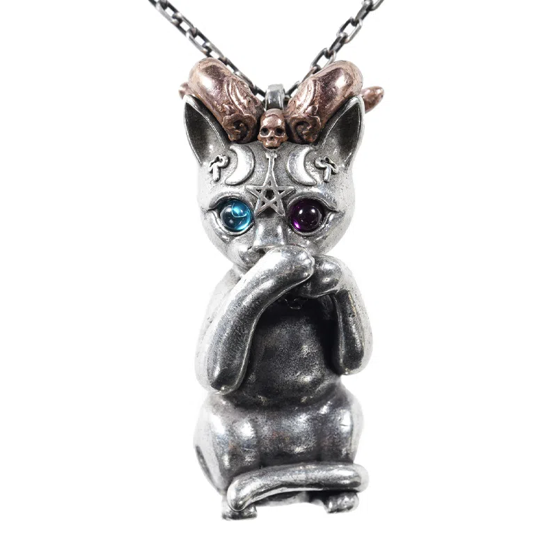 Baishu Black Ice Cat Necklace