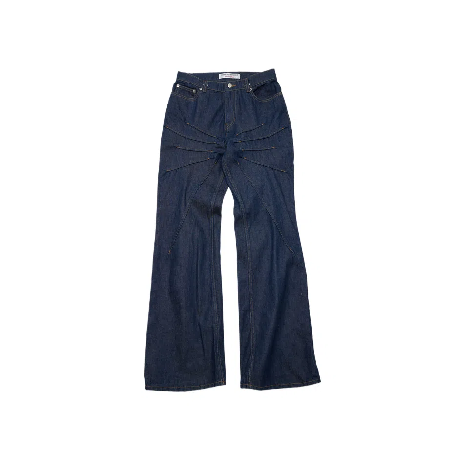 THE MUSEUM VISITOR 24SS