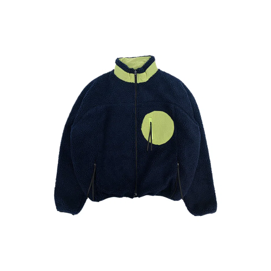 THE MUSEUM VISITOR AUTUMN DROP