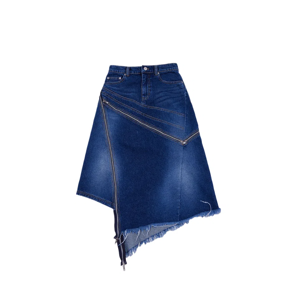 THE MUSEUM VISITOR 23 AUTUMN