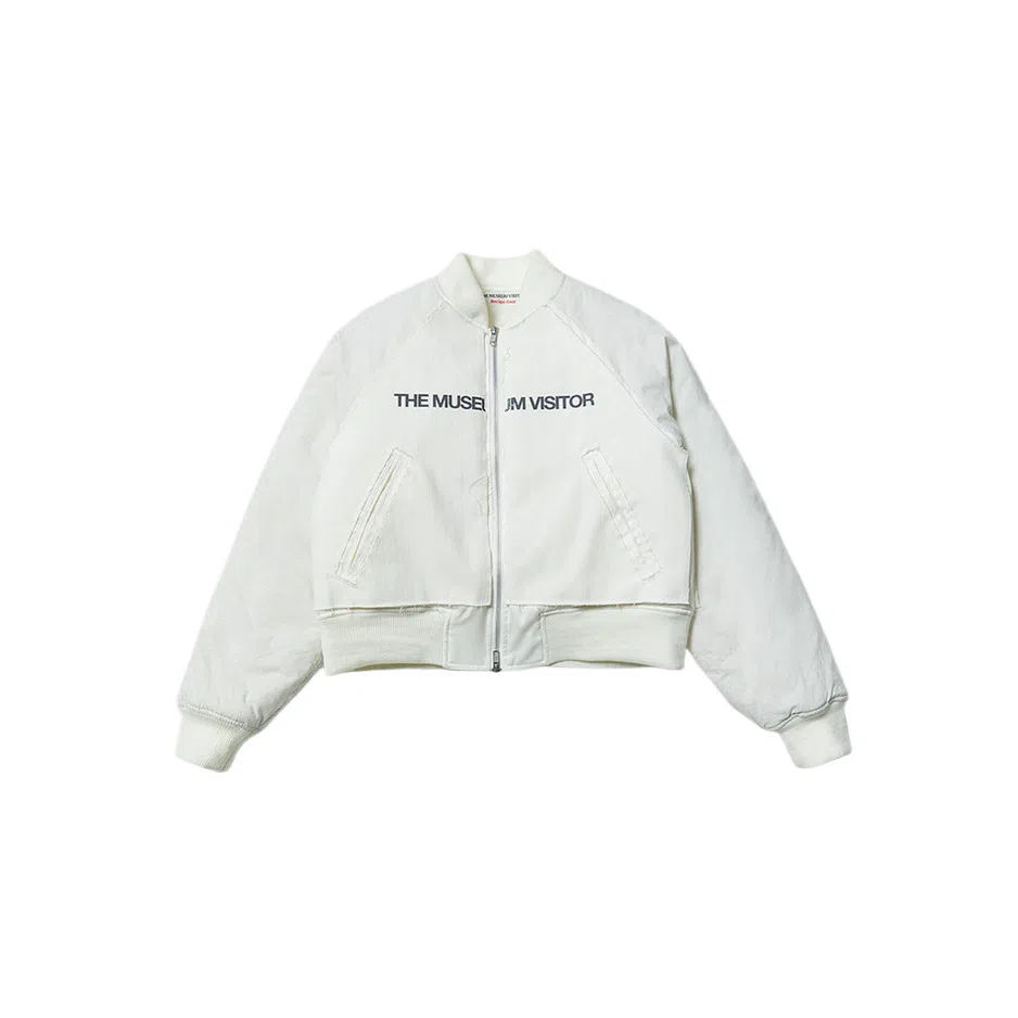 THE MUSEUM VISITOR 23PRE-SPRING