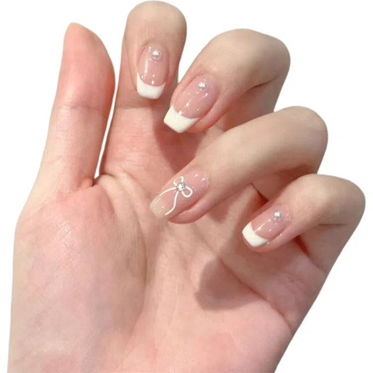柚予颜 手工穿戴甲高级感法式蝴蝶结珍珠闪钻显白美甲  短款裸色跳色 纯欲