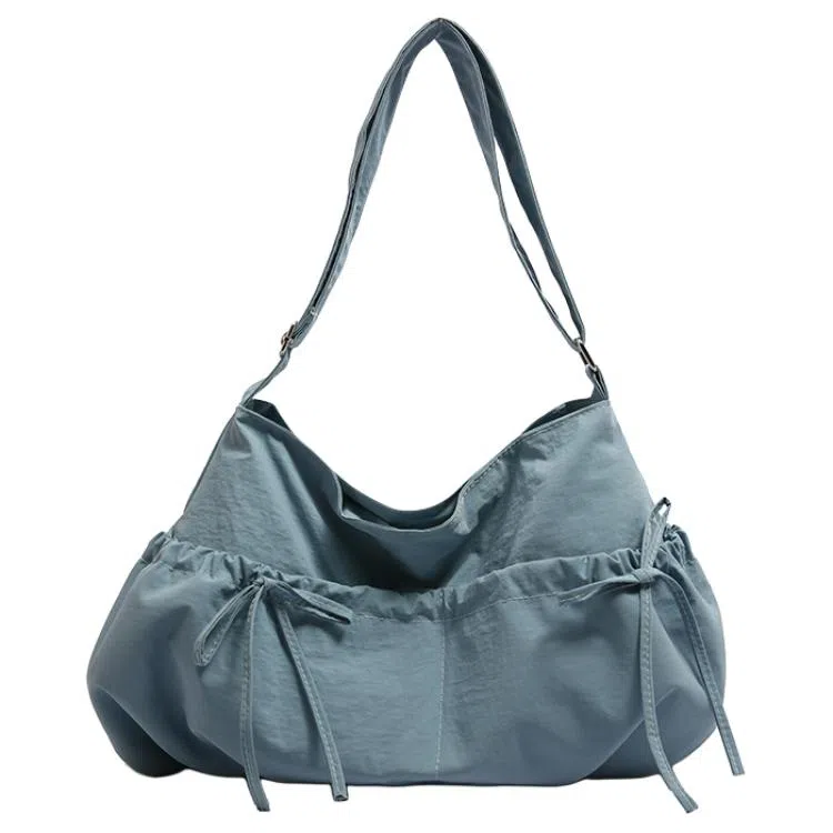 德力熊 小众设计休闲斜挎包纯色褶皱抽绳轻便 尼龙 单肩包 女款 黑色/灰色/白色/黄色/蓝色