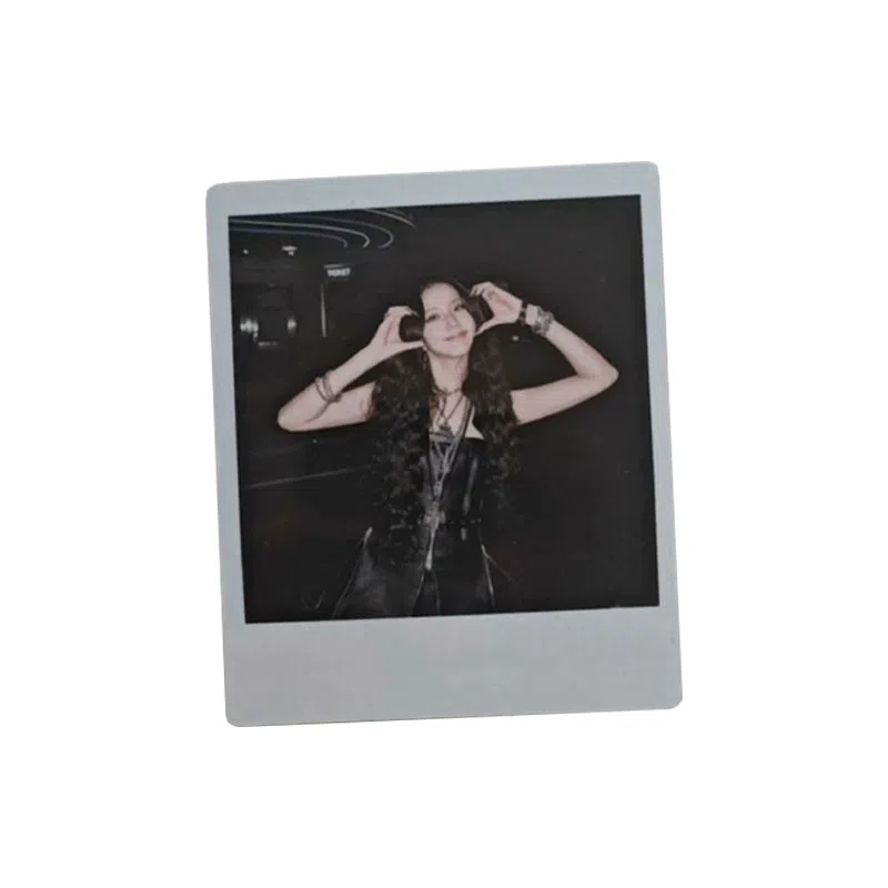 YG Entertainment Jisoo 1 AMORTAGE