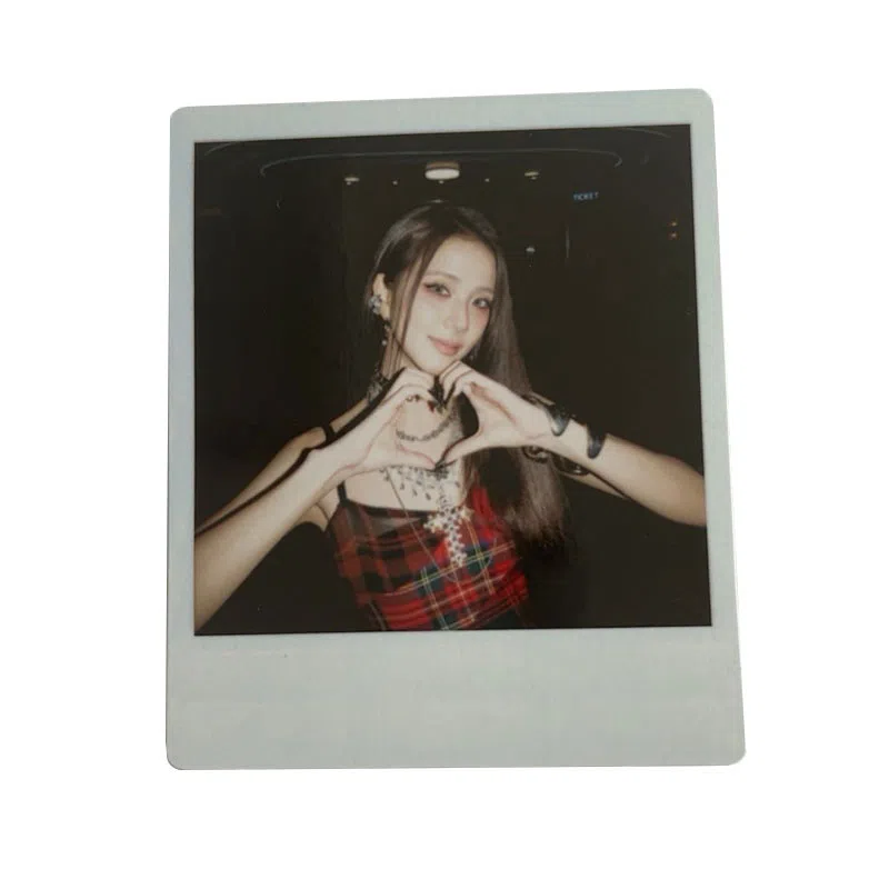 YG Entertainment Jisoo 1 AMORTAGE