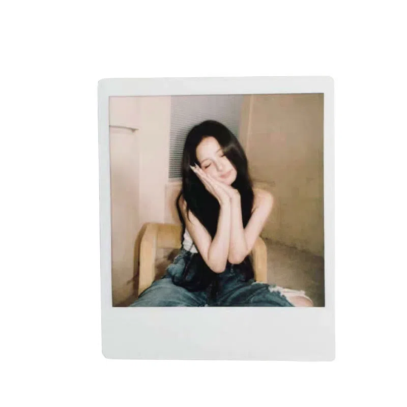 YG Entertainment Jisoo 1 AMORTAGE