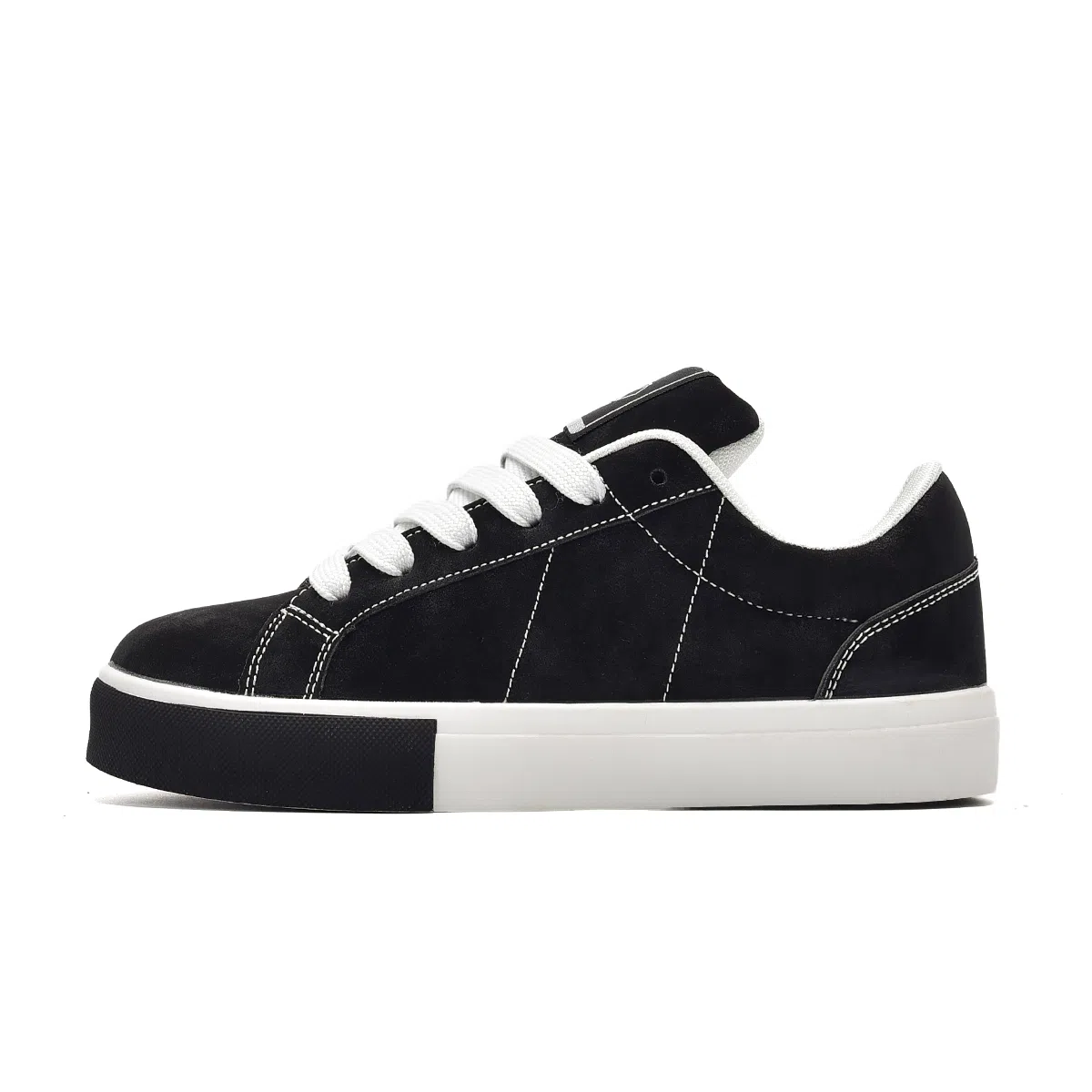 T628 Synthetic Leather Retro Low Sneakers