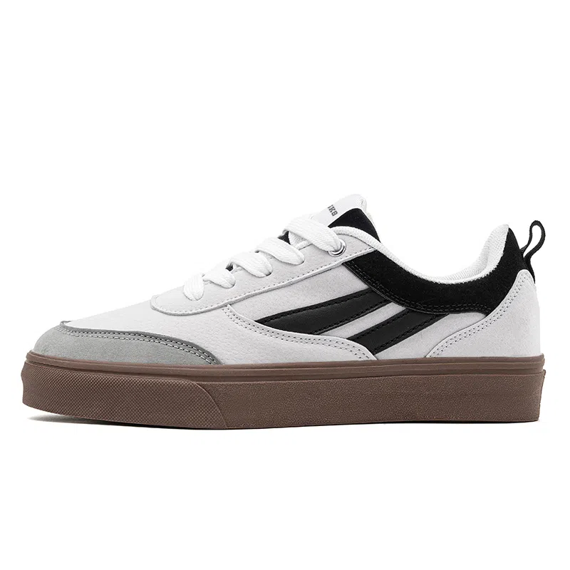 N6K8 Low Top Sneakers