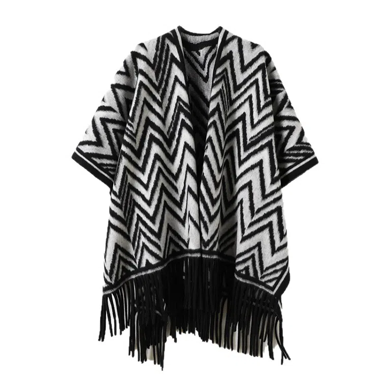 心水好物 轻奢几何黑白锯齿双面外搭高级感保暖流苏斗蓬 聚酯纤维 披肩 女款