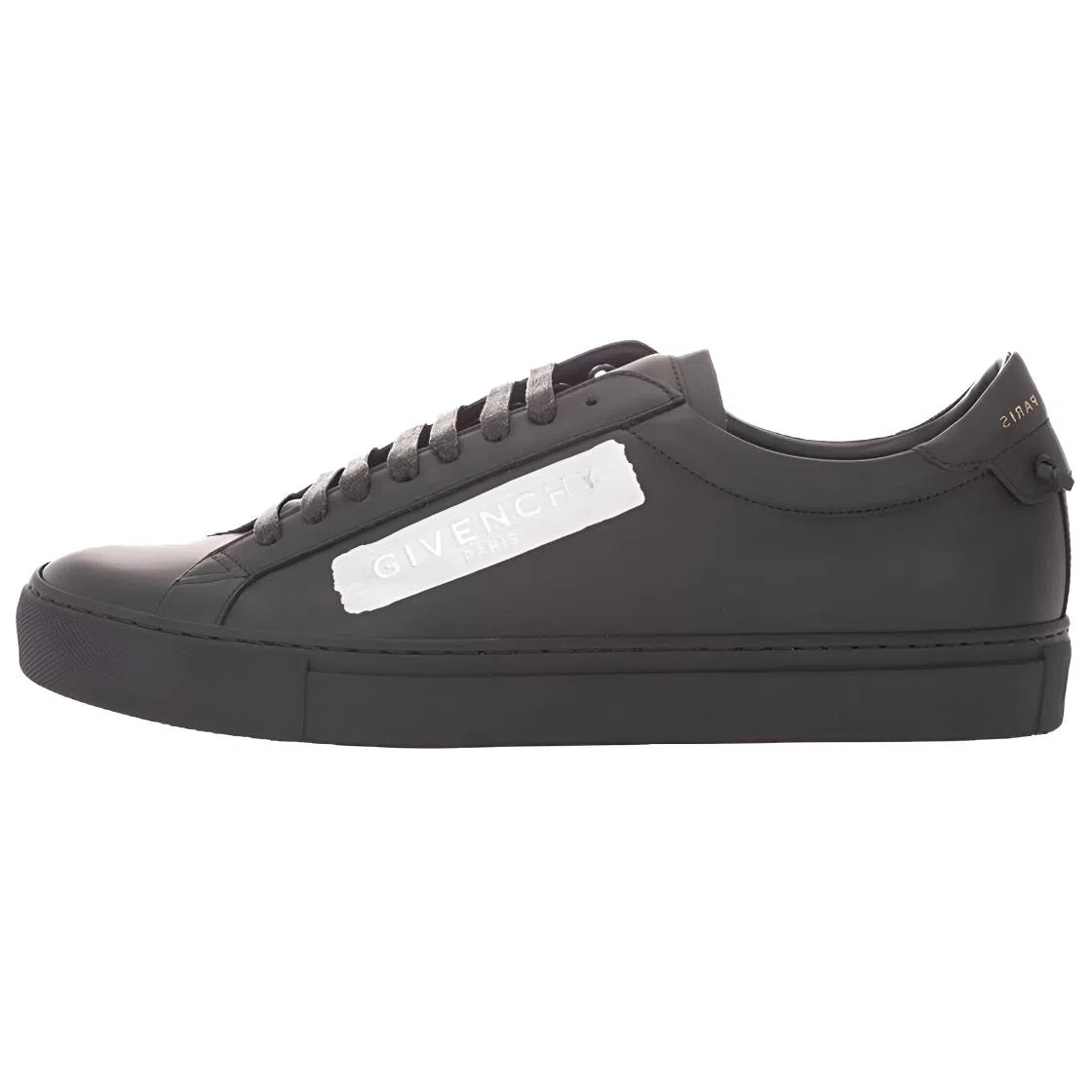 GIVENCHY