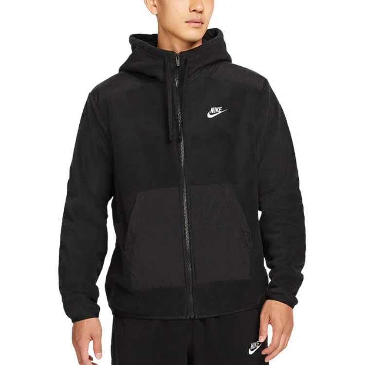 Nike Sportswear Style Essentials+ Logo