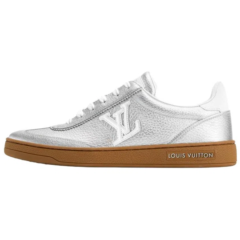 LOUIS VUITTON Frontrow