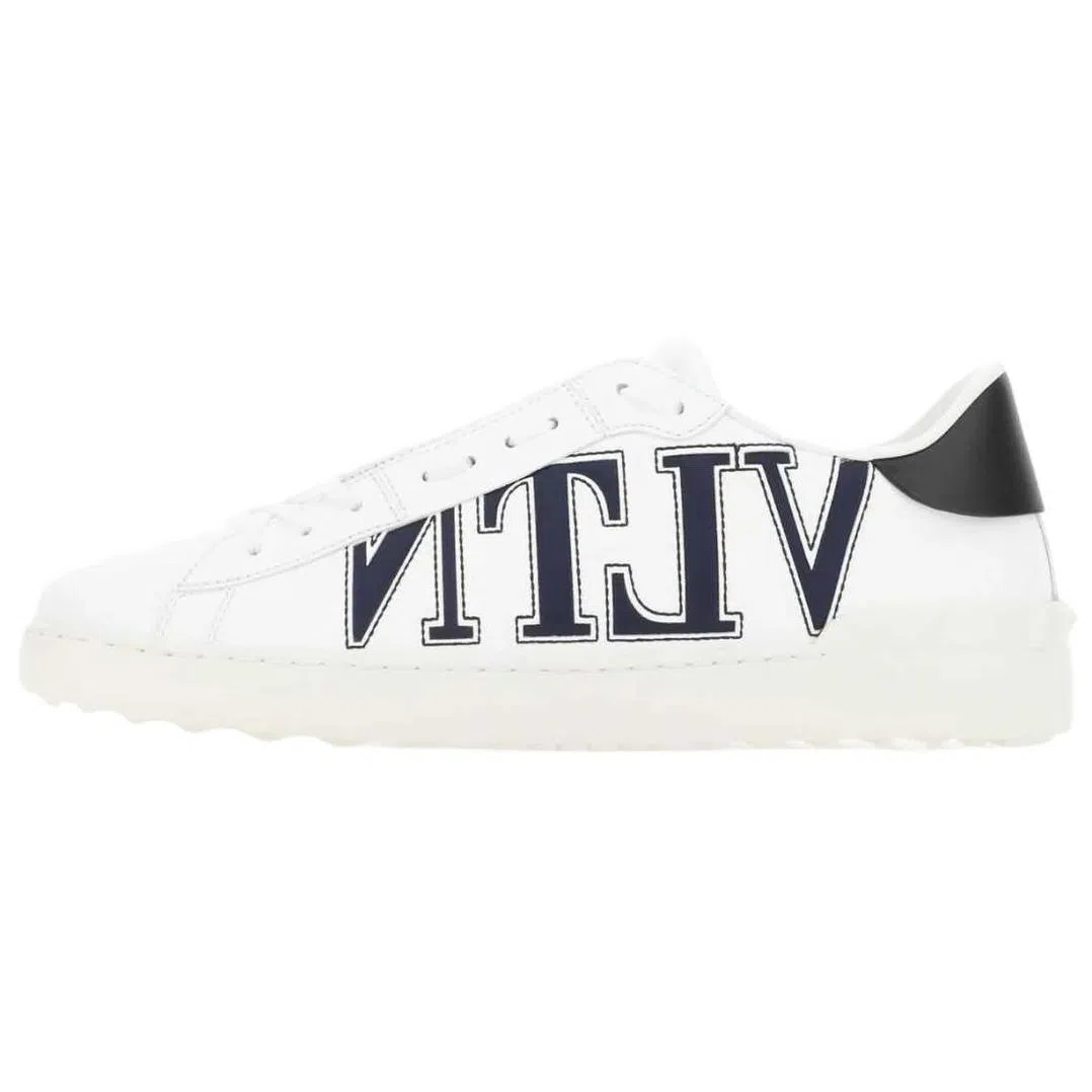 Valentino Rockstud