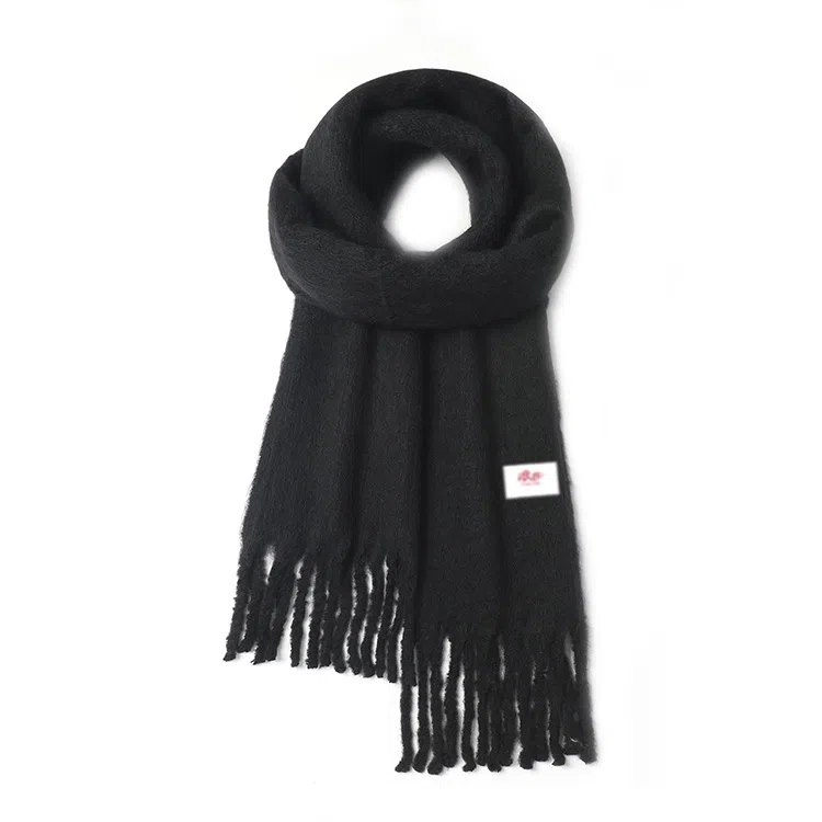 【文艺出片】 浪莎 超有氛围感加厚纯色马海毛围脖百搭流苏设计保暖披肩 心动礼盒装 聚酯纤维 绒线围巾 男女同款情侣款