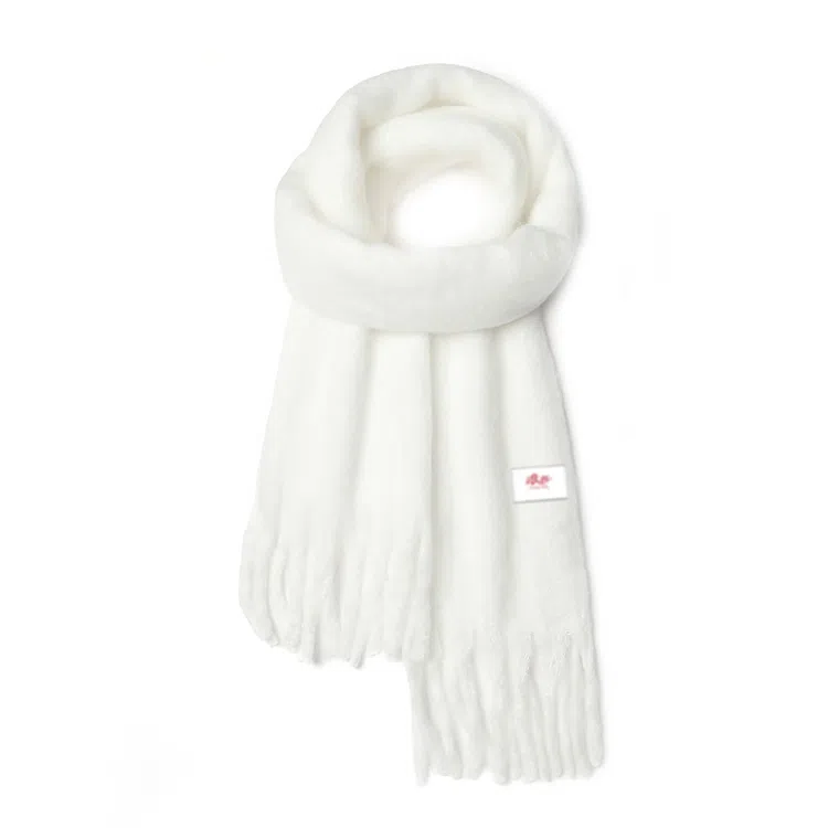 【文艺出片】 浪莎 超有氛围感加厚纯色马海毛围脖百搭流苏设计保暖披肩 心动礼盒装 聚酯纤维 绒线围巾 男女同款情侣款