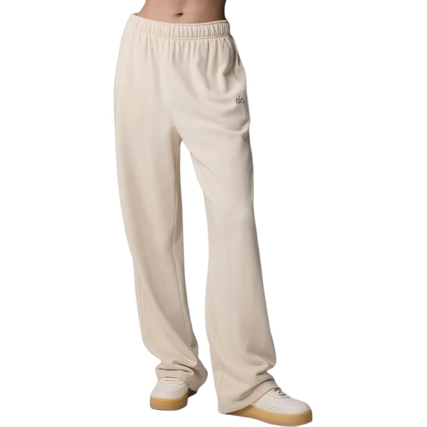 Alo Yoga JISOO Series